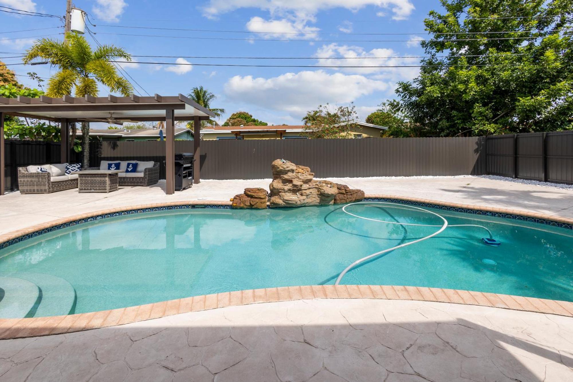 Paradise With Private Pool Sleeps 10 Near The Beach Sunrise Exterior photo